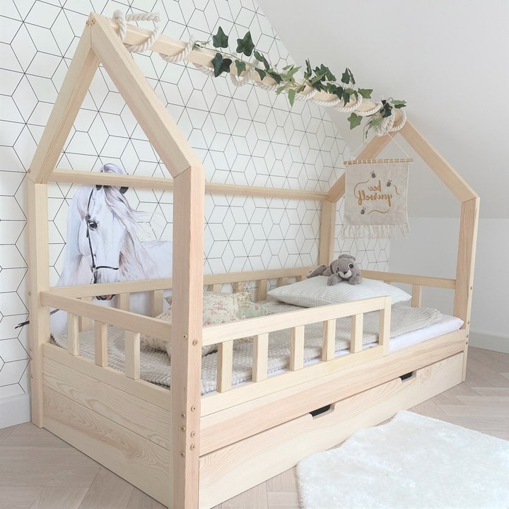 Детско легло тип къща с предпазна преграда, Сканди, БЕЛ НУО, С чекмедже, Естествена борова дървесина, 80x180