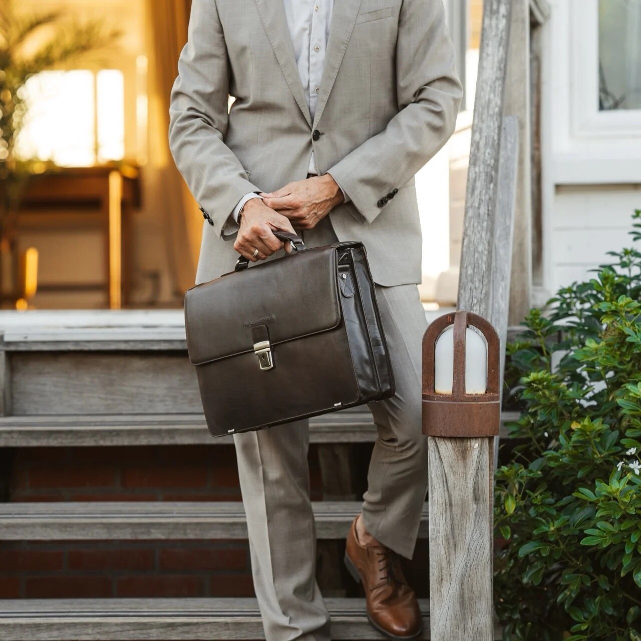 Servieta pentru acte si laptop 15 inch, The Chesterfield Brand, Salvatore, piele naturala, Maro inchis