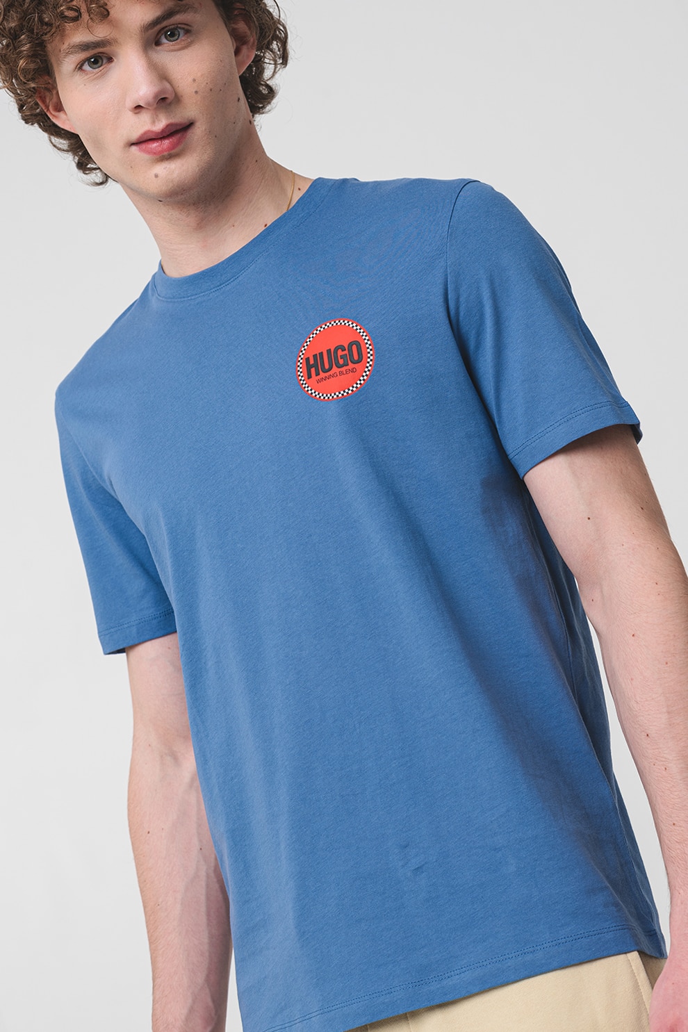 HUGO, Tricou cu decolteu la baza gatului cu logo, Rosu, Negru, Albastru lavanda, M