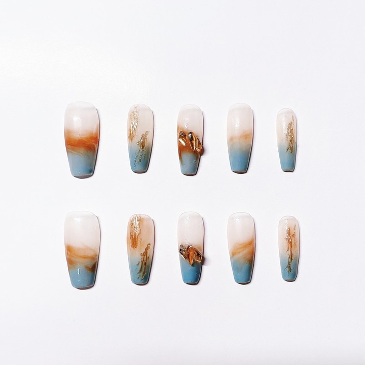 10 db-os kézzel készített műköröm készlet, többszínű 4 db