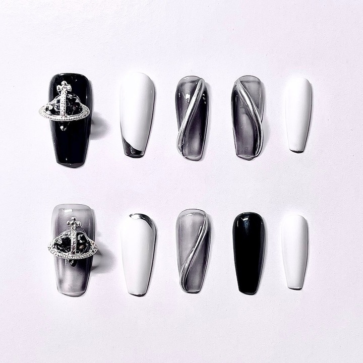 12 db-os kézzel készített műköröm készlet, fehér/fekete