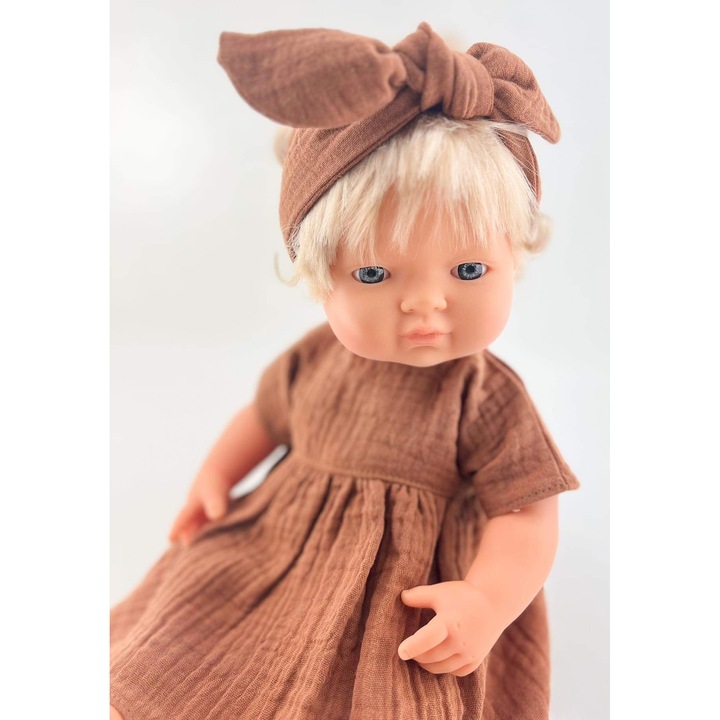 Rochie muselina pentru papusi, Przytullale, maro scortisoara, 38cm