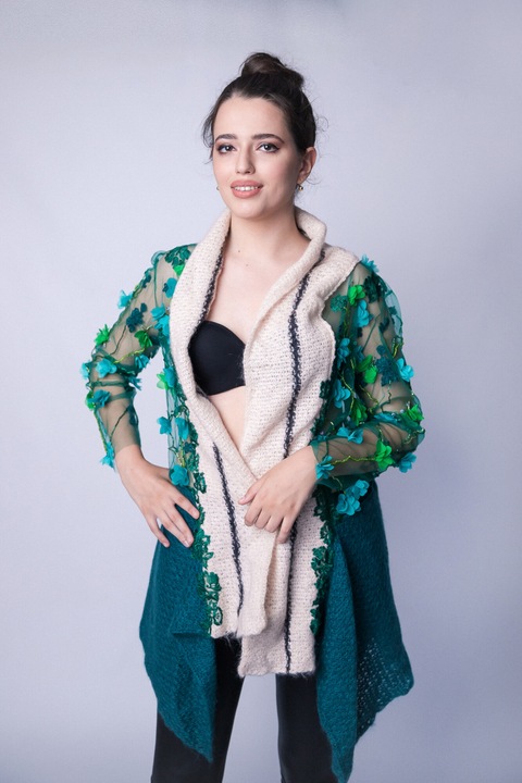 Zöld kiegészítőkkel díszített kötött kabát, Unique, S/M méret