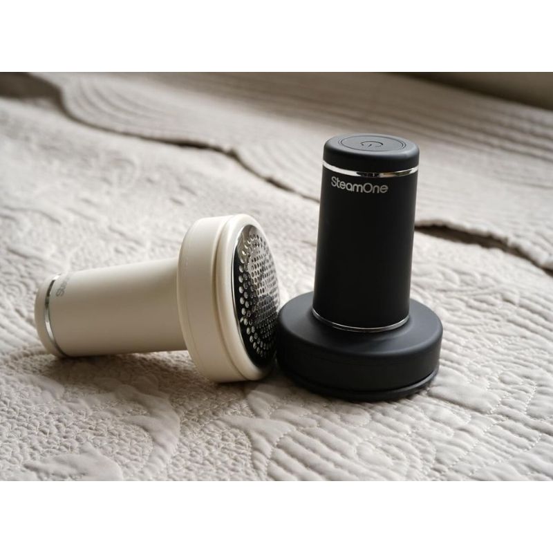 Aparat de curatat scame SteamOne, 9500 rpm, incarcare la USB-C, curatare eficienta a tuturor tipurilor de tesaturi, design ergonomic, indicator luminos, autonomie 60 minute continuu, oprire de siguranta, ivoire