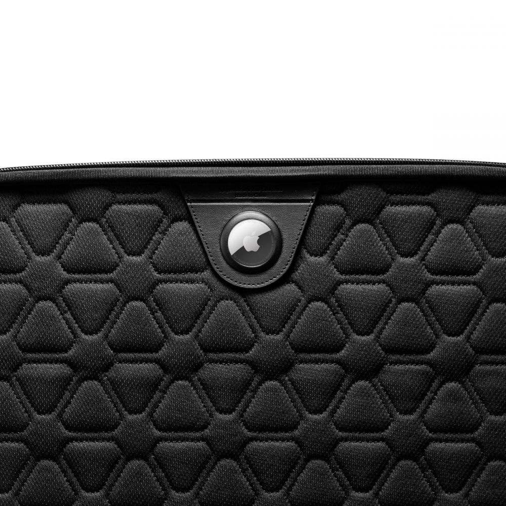 Geanta laptop Spigen Rugged Armor Pro, neagra, pentru MacBook Pro 14" M2 2023/M1 2021
