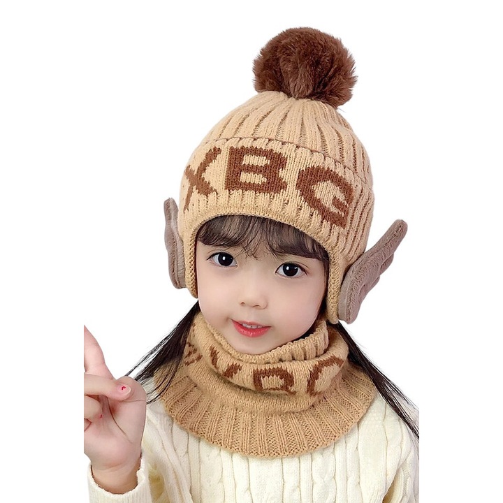 Caciula copii, set doua piese, model cu pom pom si urechiuse de spiridus magice, fular asortat, tematica lumea fermecata, 3 - 9 ani, maro, EFAYN