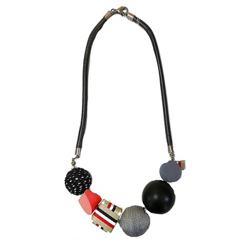 Colier Geometry din lemn si material textil accesoriu casual elegant Colier Geometry din lemn si material textil accesoriu casual elegant