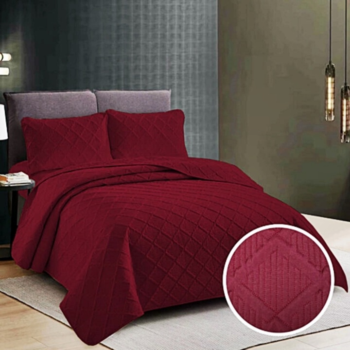 Cuvertura de pat matlasata, 230x250cm, pentru pat dublu, grena si 2 fete de perna, matlasate, grena, 50x70cm, Pucioasa