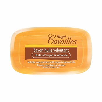 Sapun catifelant Roge Cavailles cu ulei de argan si migdale, 115 gr Sapun catifelant Roge Cavailles cu ulei de argan si migdale, 115 gr