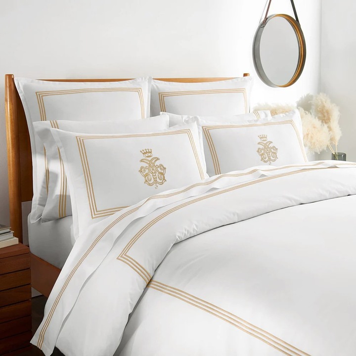 Спално бельо Hotel Supplier Imperial Charm, Бродирано, 2 души, 65% памук 35% тенсел, 140 гр/м2, TC250, Плик за завивка 220x205 см, Долен чаршаф 280x260 см, 2 калъфки за възглавници 50x70 см, 2 калъфки за възглавници 70x70 см, 6 части