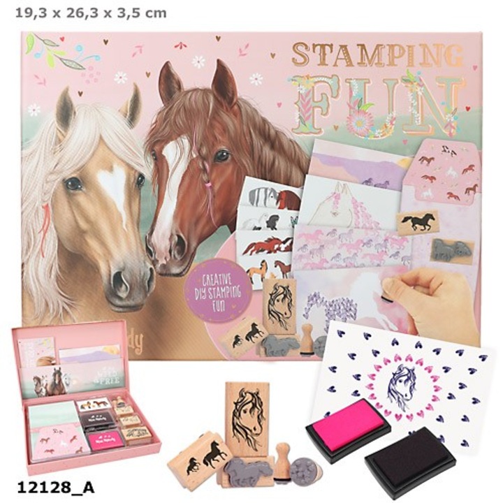 Set creativ cu stempile Miss Melody, 12 carti simple, 12 carti decorative, 12 plicuri, 4 carti cu autocolante, 2 tusuri, 5 stampile, 33x260x190mm