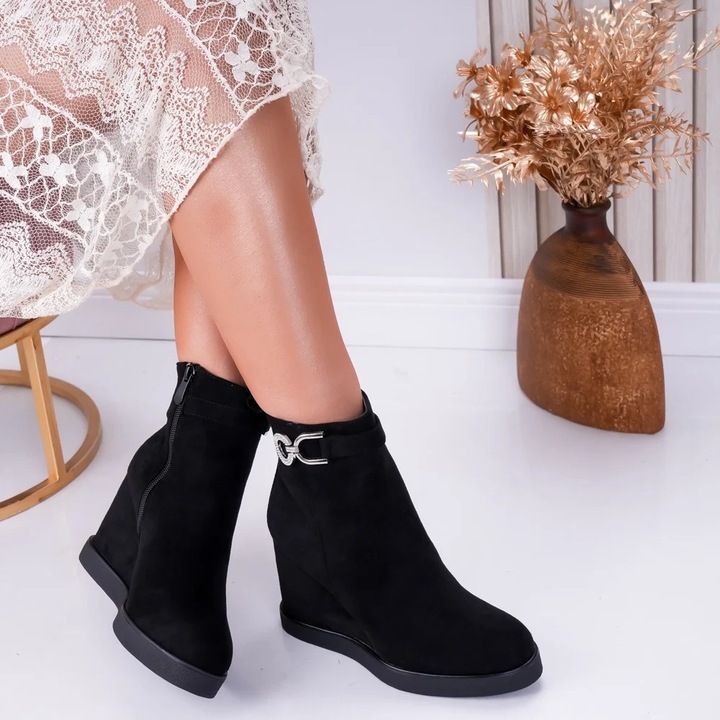 Ghete dama imblanite cu platforma Negre din piele ecologica intoarsa Ama, Negru