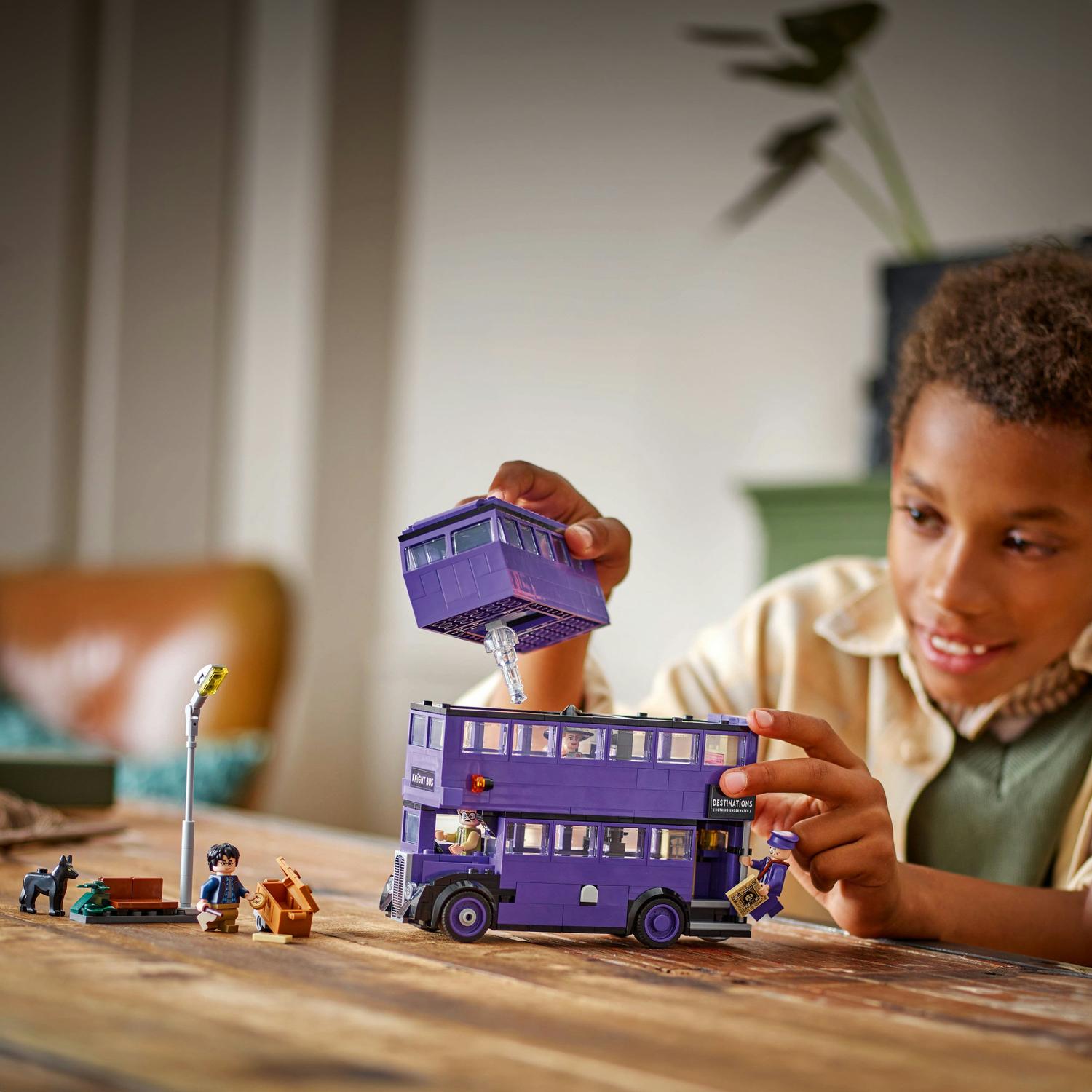 LEGO® Harry Potter TM - Aventura cu Knight Bus™ 76446, 499 piese