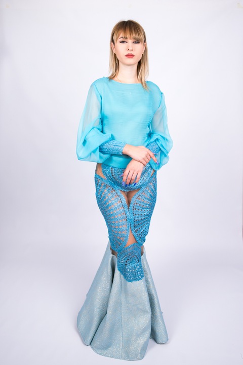 Синя рокля от естествен копринен воал с ръчно плетени мандали УНИКАТ Размер S