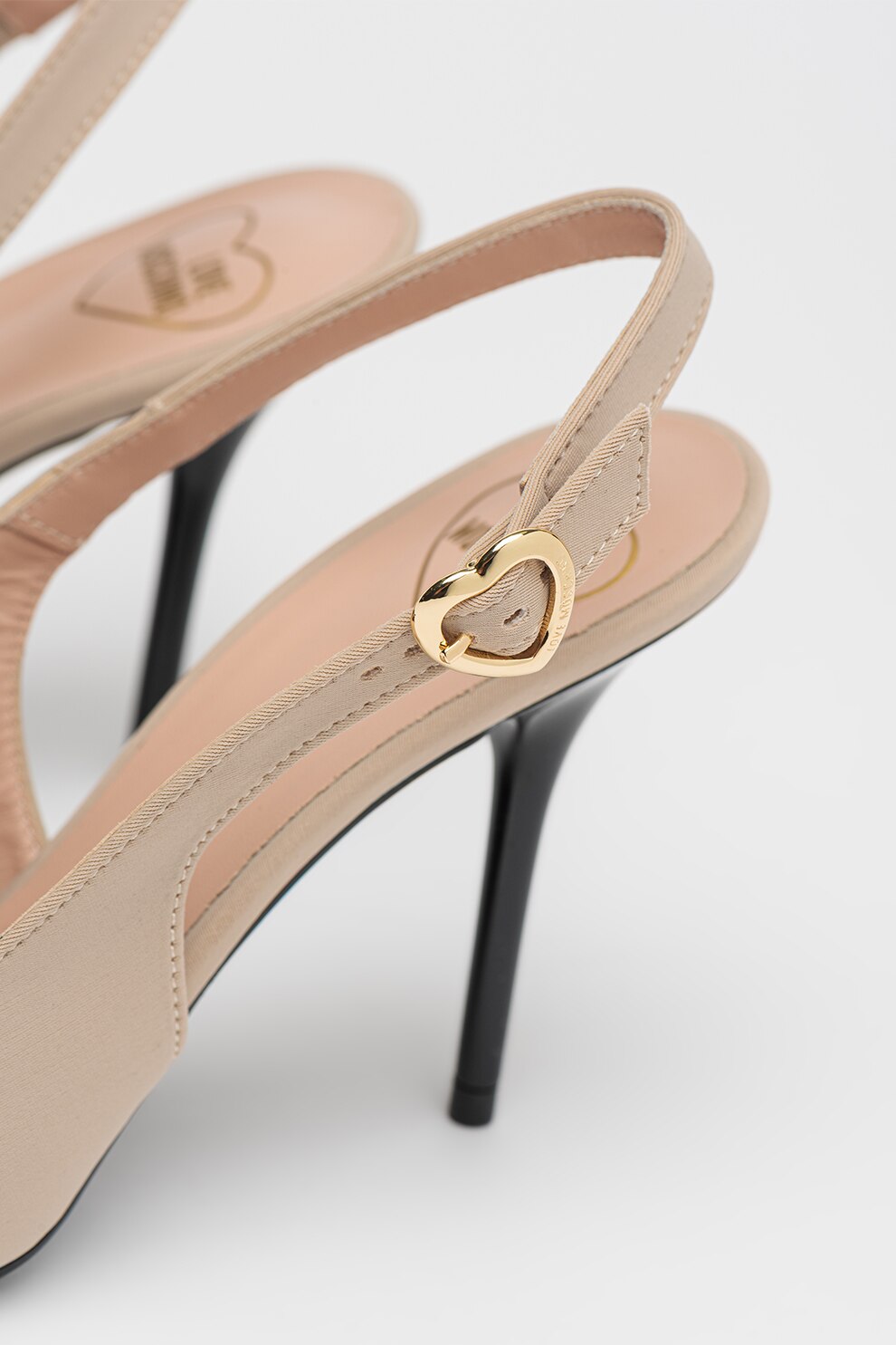 nozominnn♡ Love Moschino, Sandale cu toc si aspect metalizat, Auriu, 39 - eMAG.ro