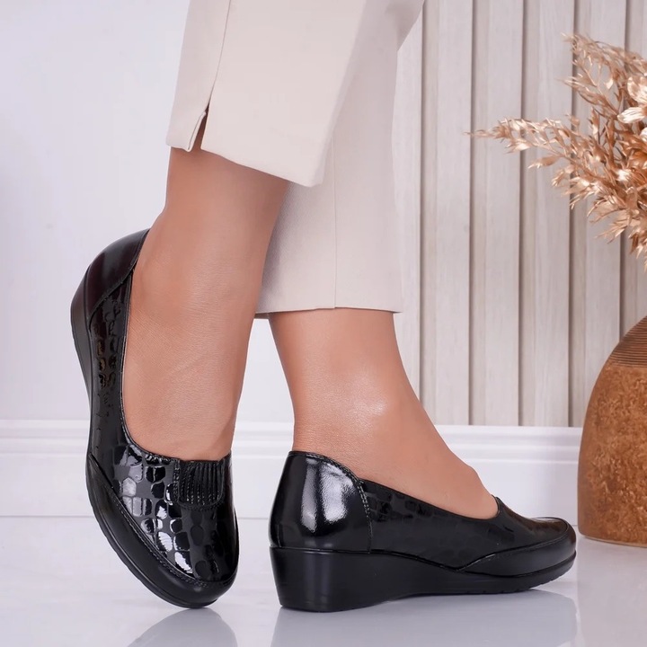 Pantofi dama cu platforma Negri din Piele Ecologica Lacuita Tara Croco, Negru