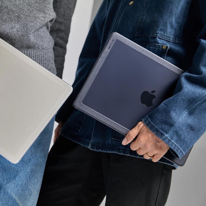 Husa protectoare Incase Edge pentru MacBook Air 13", material Makrolon, mat, neagra
