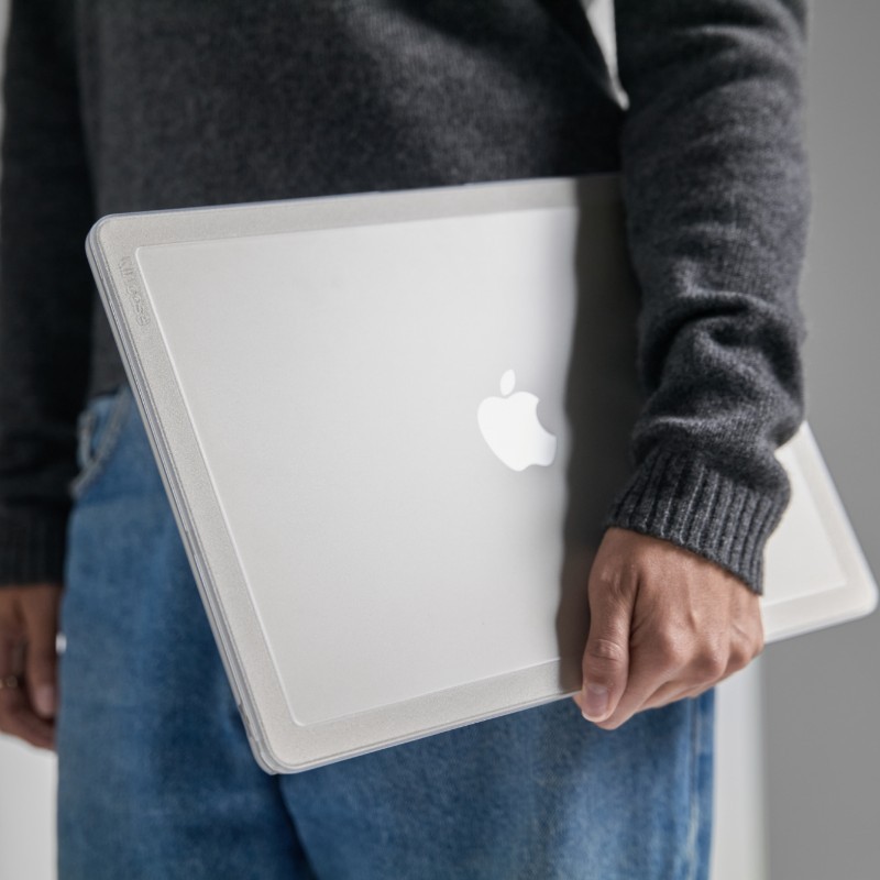 Husa protectoare Incase Edge Hardshell pentru MacBook Air 15", mata, rezistenta la amprente
