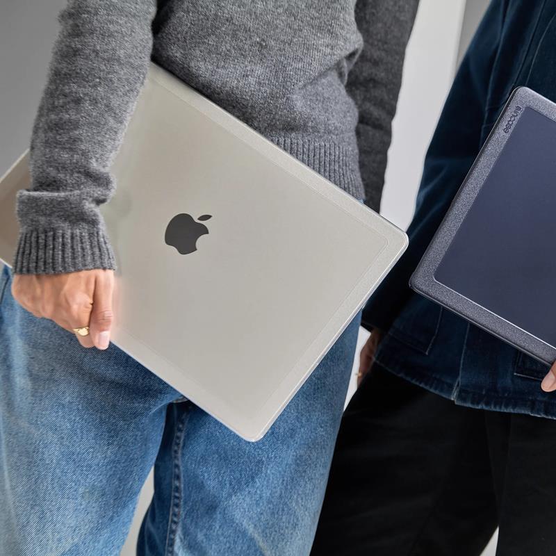 Husa protectoare Incase Edge Hardshell pentru MacBook Air 15", mata, rezistenta la amprente