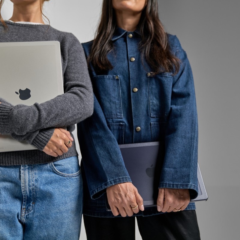 Husa protectoare Incase Edge pentru MacBook Air 13", material Makrolon, mat, neagra