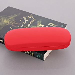 Accesorii pentru ochelari si lentile de contact