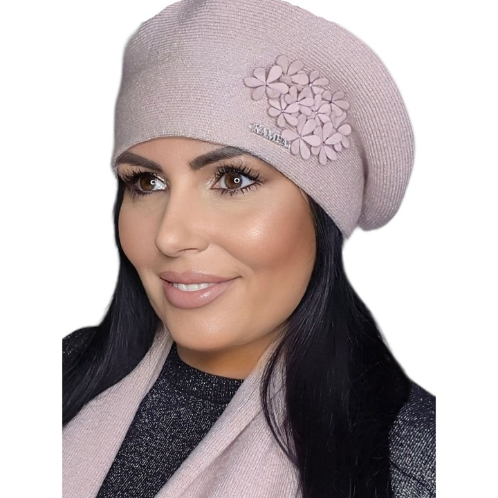 Дамска шапка KaMeA, розова, с флорални апликации, регулируем размер