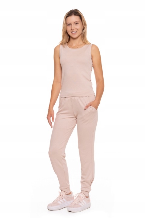 Дама, Moraj, Бежов