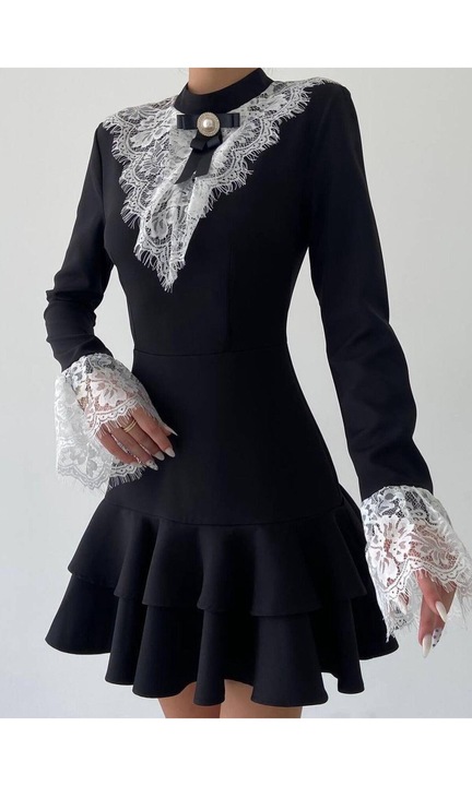 Къса рокля Aniela, дантелени детайли