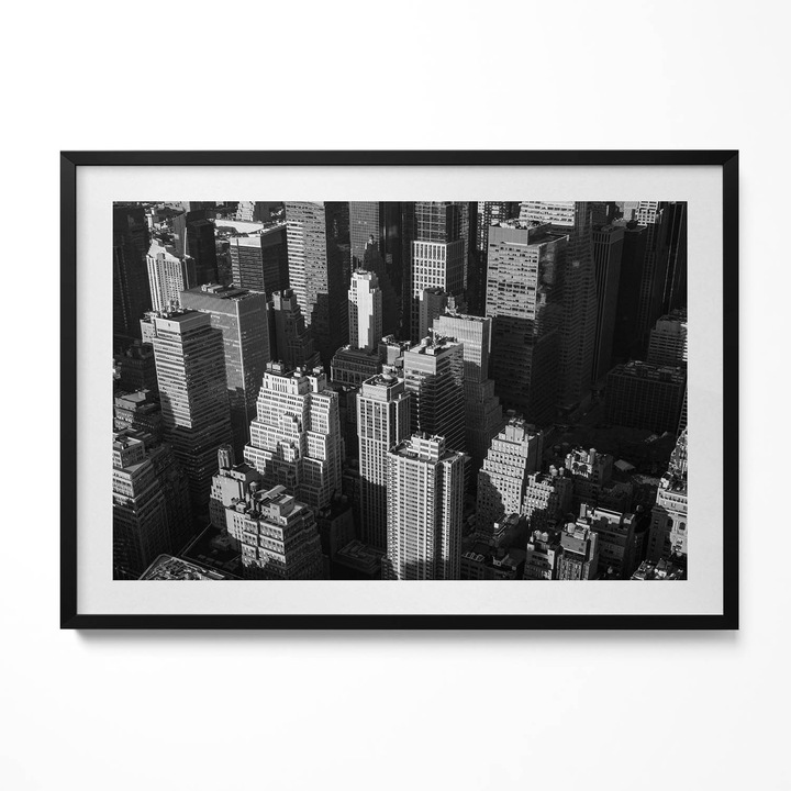 Tablou Inramat, Wallfluent, Prim-plan al unui trandafir rosu in roua, Rama negru, 100x70 cm, 010330010130200281211