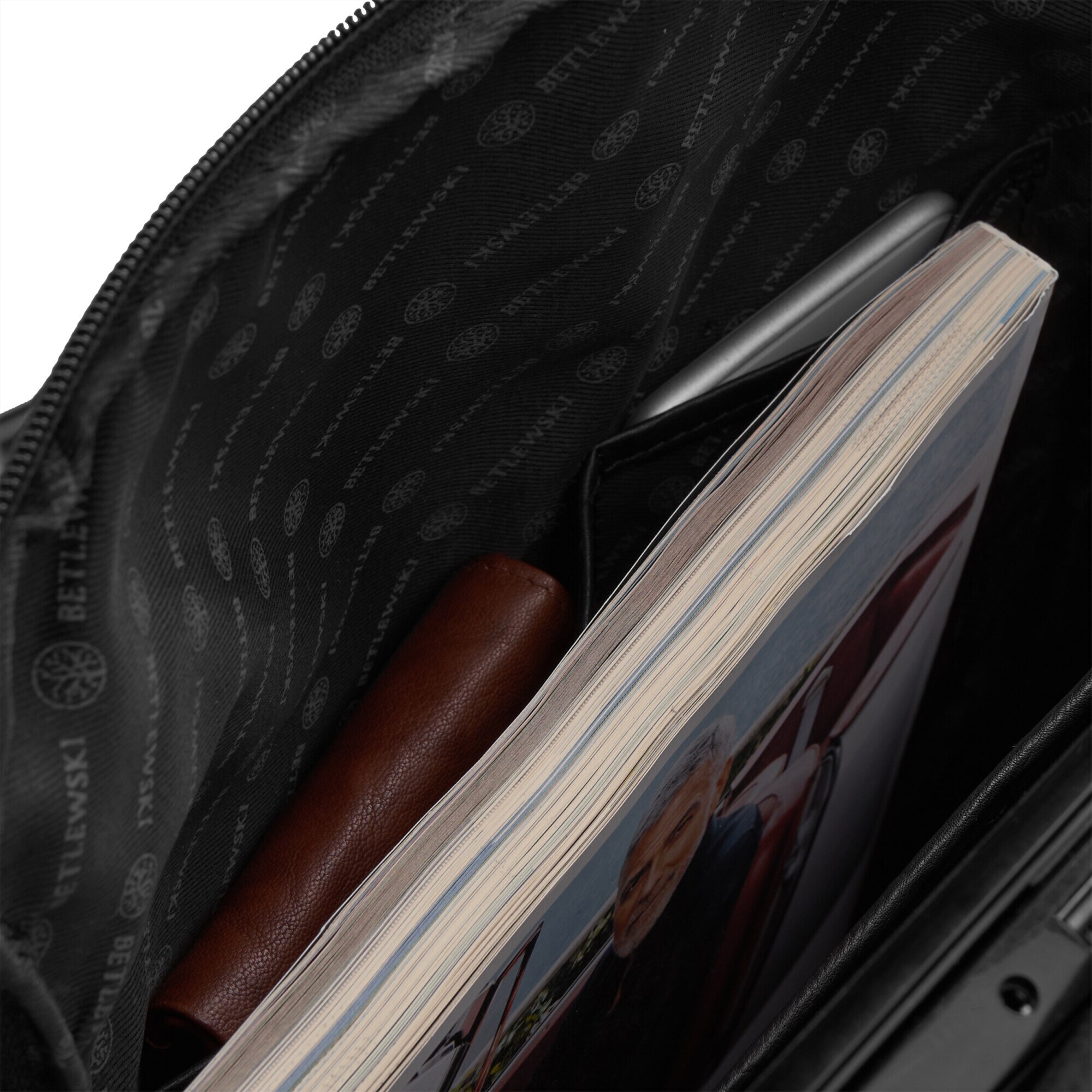 Rucsac pentru laptop, Betlewski, Cambridge, universal, din piele naturala, 35 x 41 x 15 cm, bretele reglabile, culoare negru