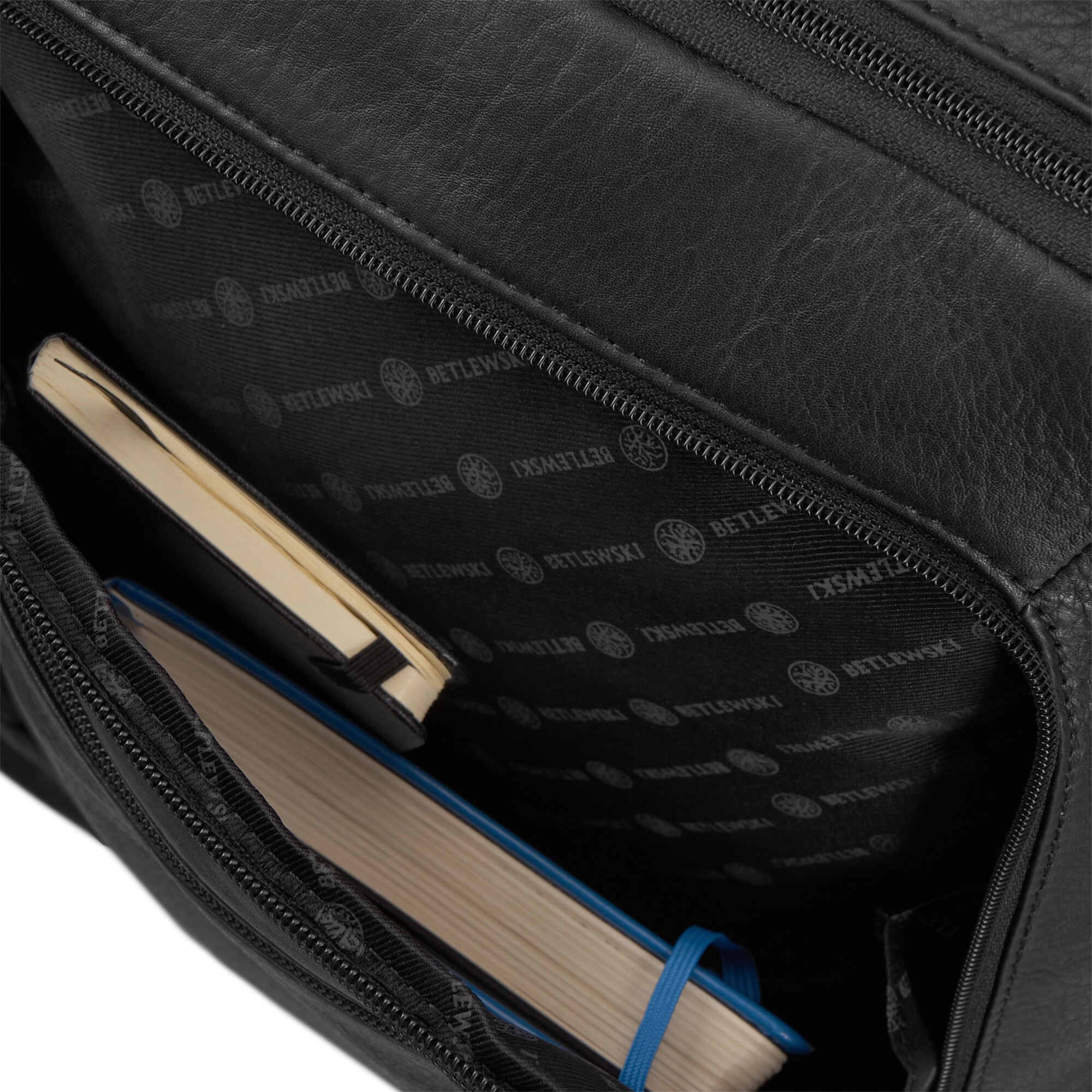 Rucsac pentru laptop, Betlewski, Cambridge, universal, din piele naturala, 35 x 41 x 15 cm, bretele reglabile, culoare negru