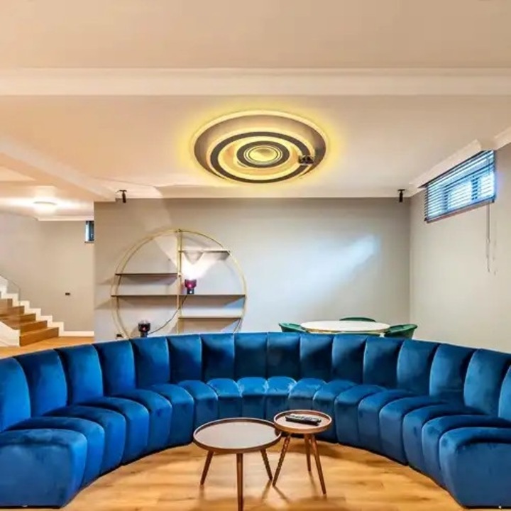 Lustra LED, telecomanda inclusa, alba, rotunda, 200W, trei tipuri de lumina, calda, neutra si rece, intensitate reglabila, dimensiuni (L, l, h) 50x50x7cm, clasa protectie IP21, montaj tavan