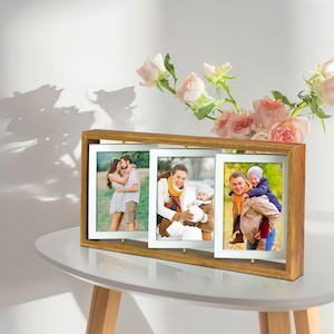 Rama foto rotativa, Wacorresi, Poate gazdui 6 fotografii de dimensiuni 10 x 15cm, doua fete, stand lemn natur, rame foto plutitoare pentru birou desktop si decor acasa, 40 x 21cm, Maro