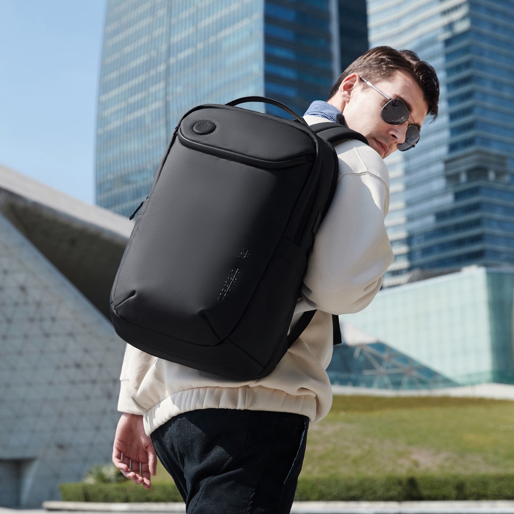 Rucsac de afaceri si turism cu loc pentru laptop 15.6" Arctic Hunter B00555 negru