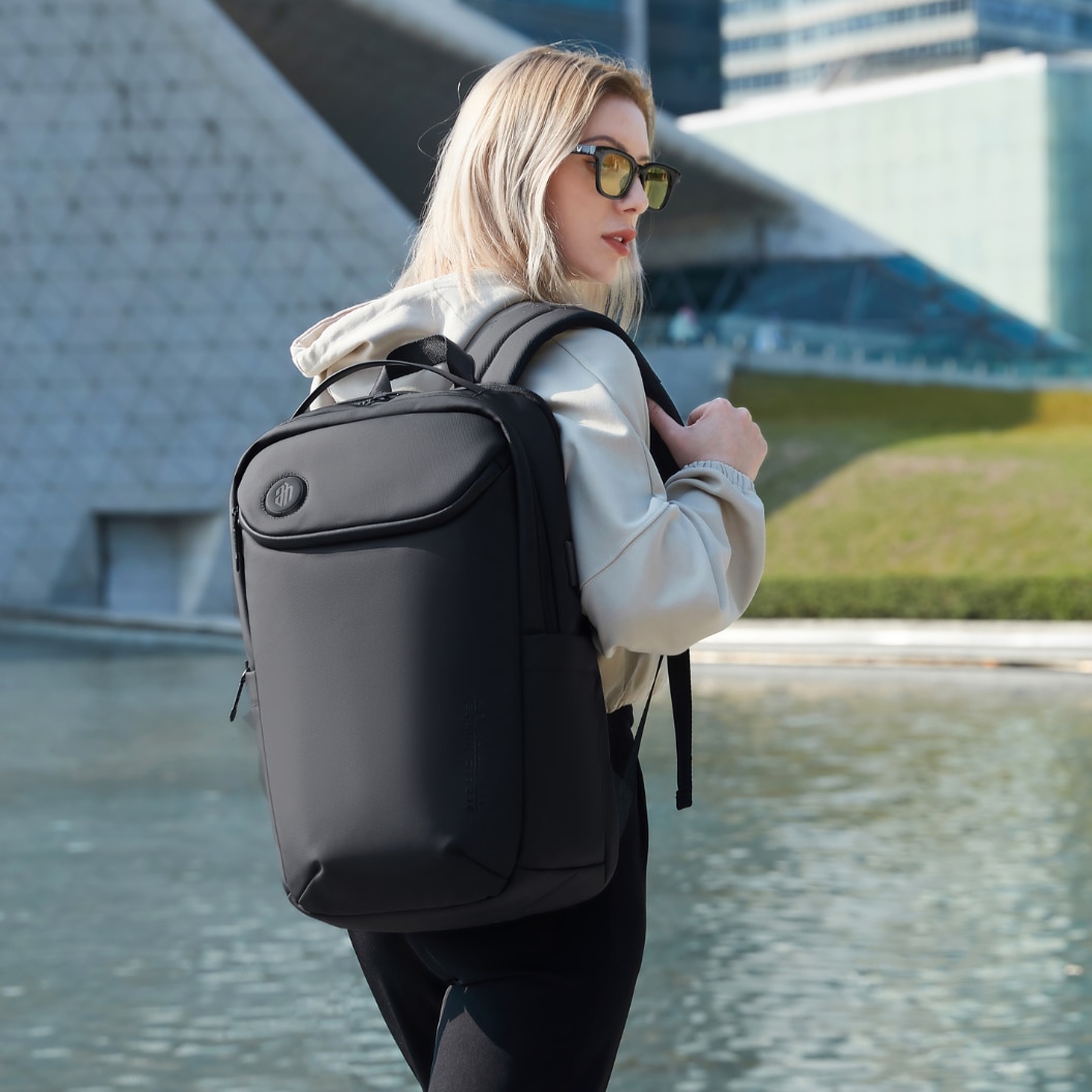 Rucsac de afaceri si turism cu loc pentru laptop 15.6" Arctic Hunter B00555 negru