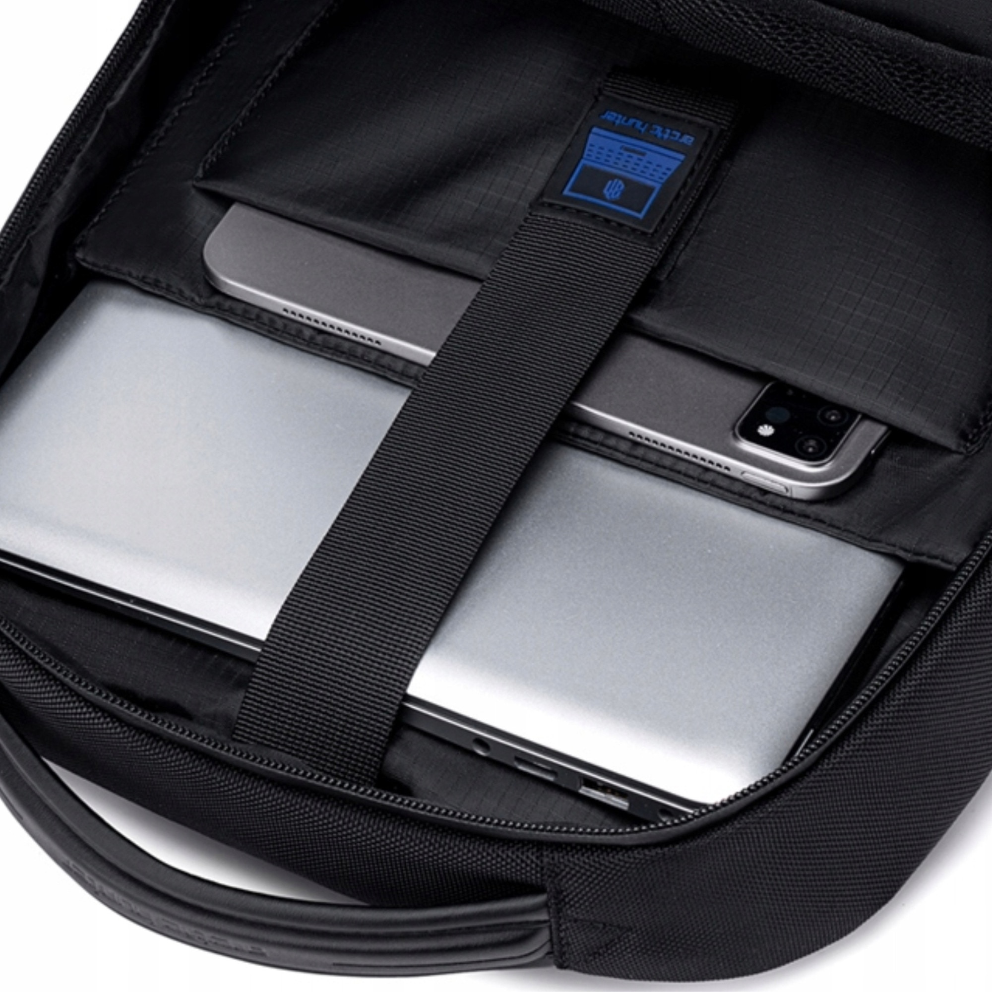 Rucsac de afaceri cu compartiment pentru laptop de 15.6" Arctic Hunter B00670 negru