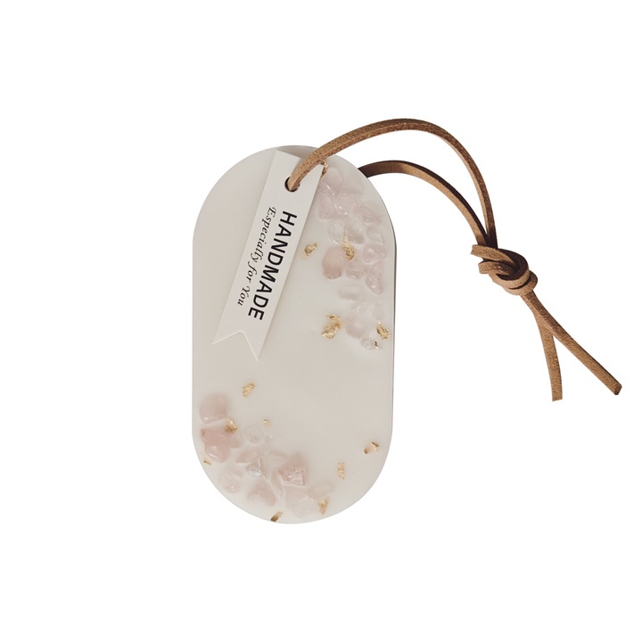 Semn de aromaterapie cu cristale roz, atrage flori de piersic, imbunatateste relatiile interpersonale, creste afinitatea, vine cu parfum propriu, folosit pentru decorarea dormitorului/masinii, greutate totala 35g