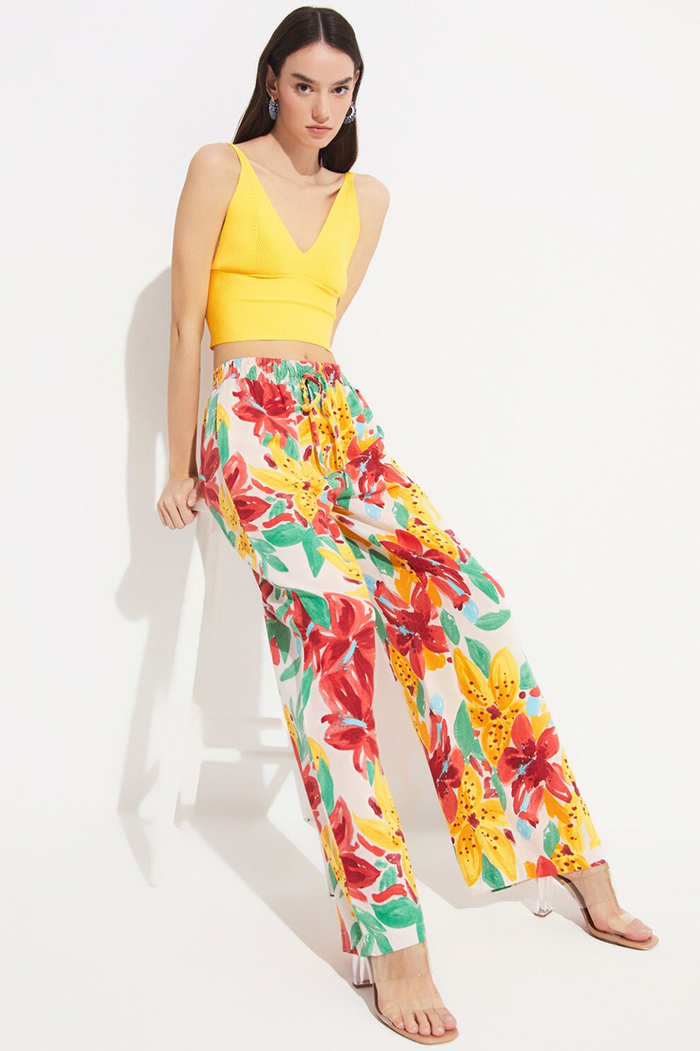 June様 June, Pantaloni din amestec de in cu croiala ampla si model floral
