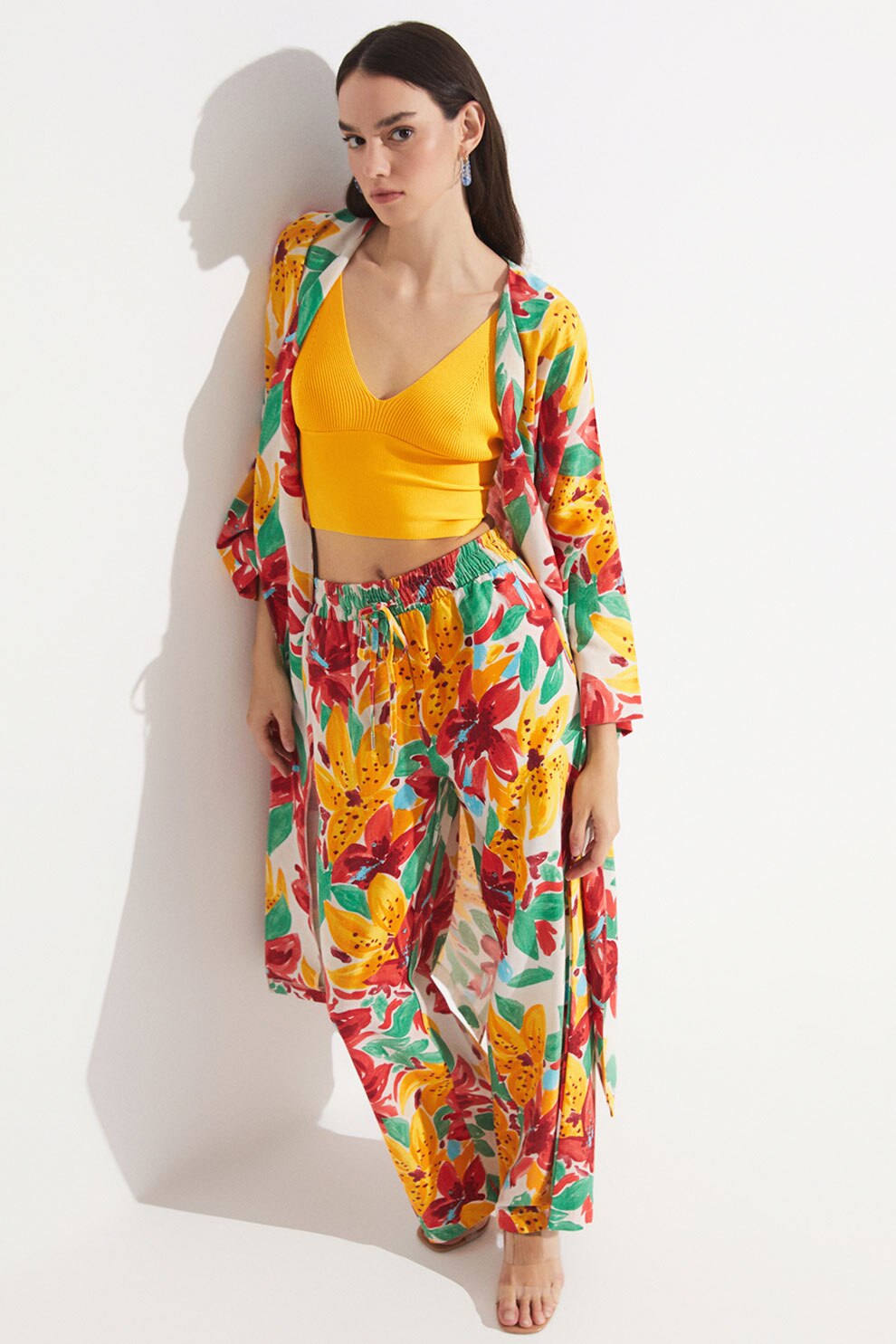 June, Pantaloni din amestec de in cu croiala ampla si model floral