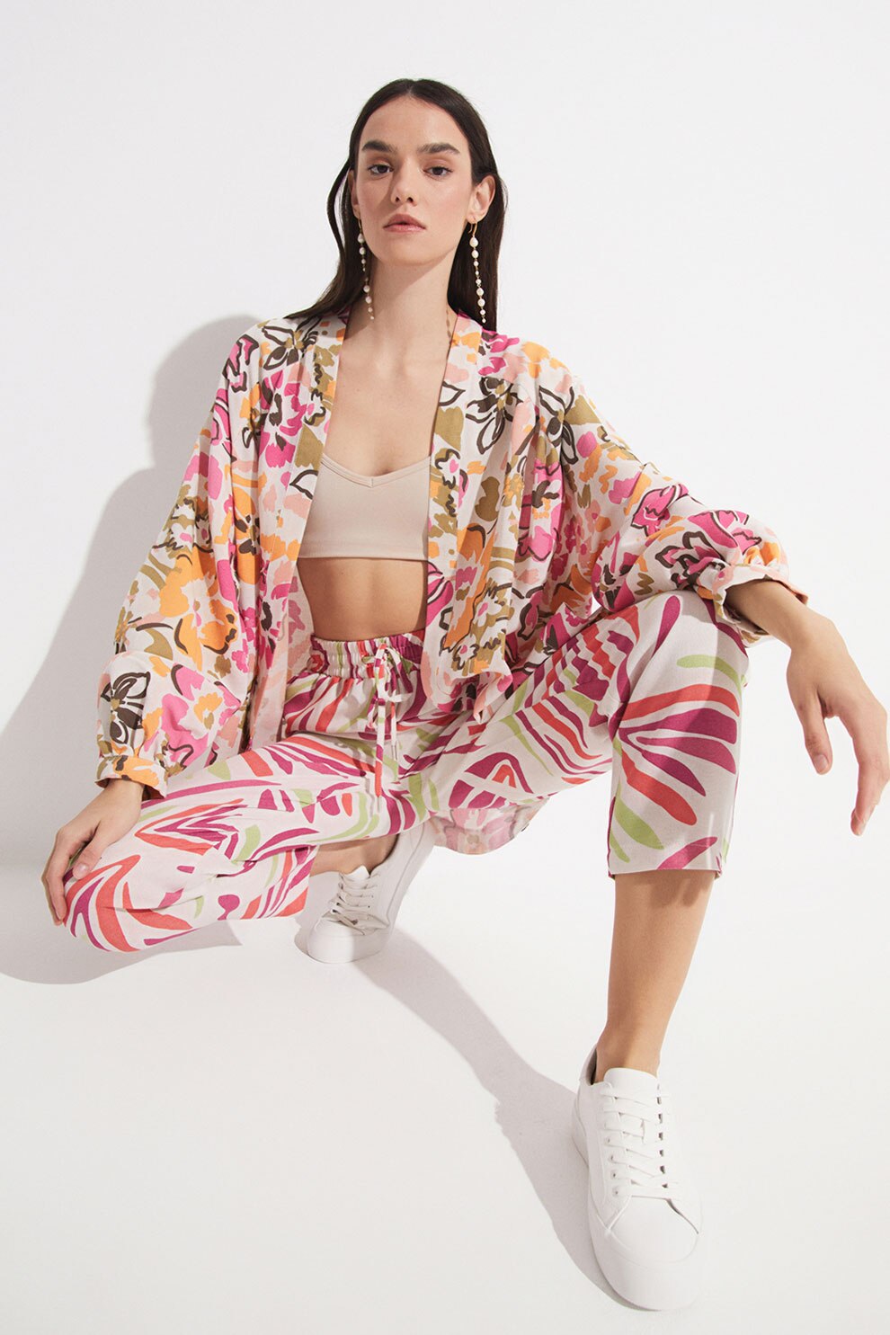 sui　0605 June, Pantaloni din amestec de in cu snur si model, Alb