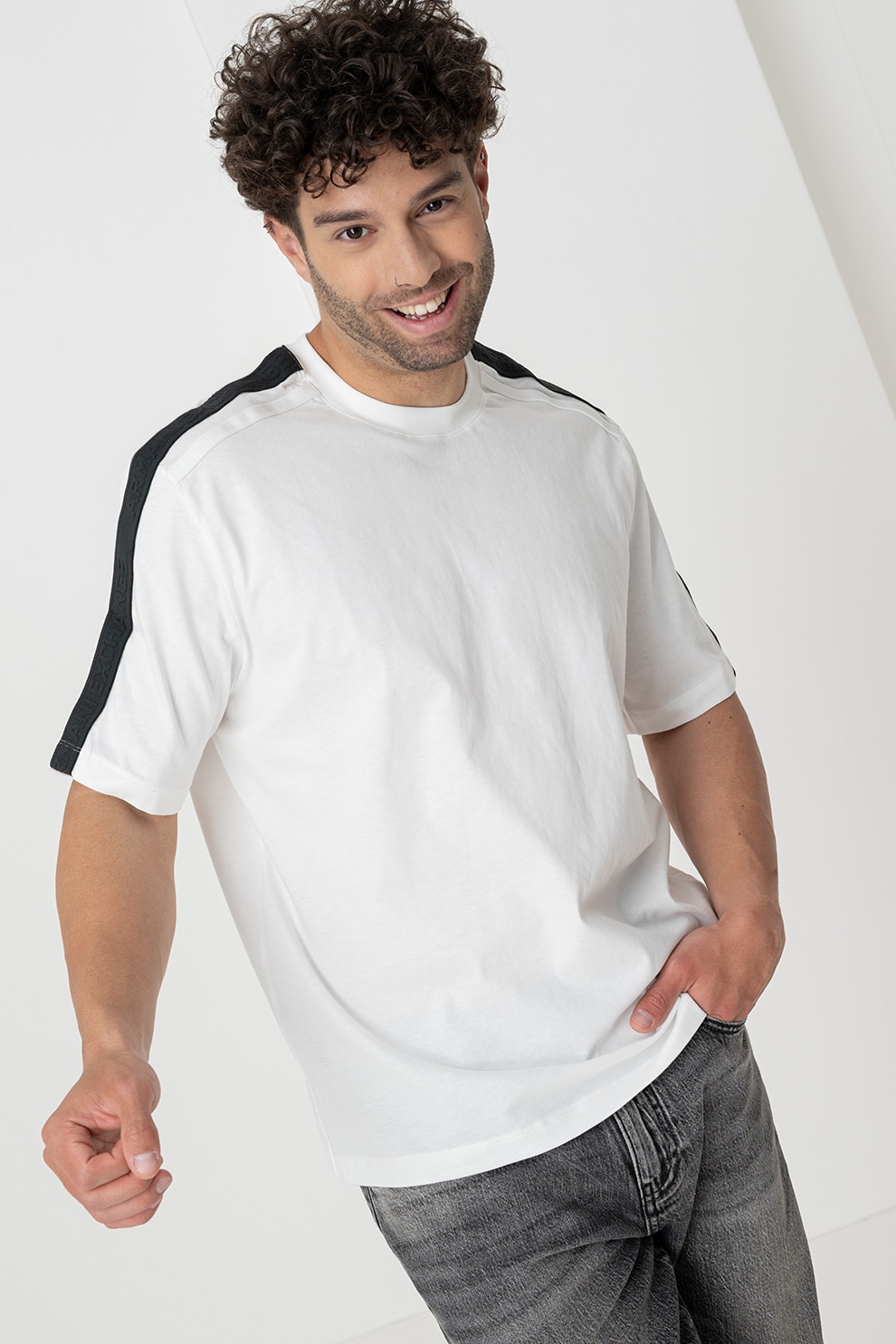 ARMANI EXCHANGE, Tricou cu decolteu la baza gatului si benzi logo, Alb, Negru, L