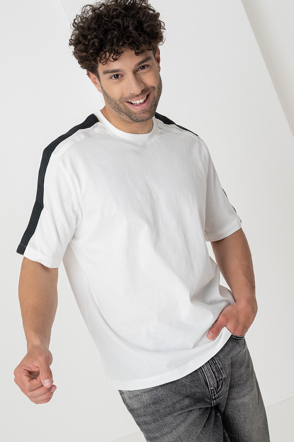 ARMANI EXCHANGE, Tricou cu decolteu la baza gatului si benzi logo, Alb, Negru, S