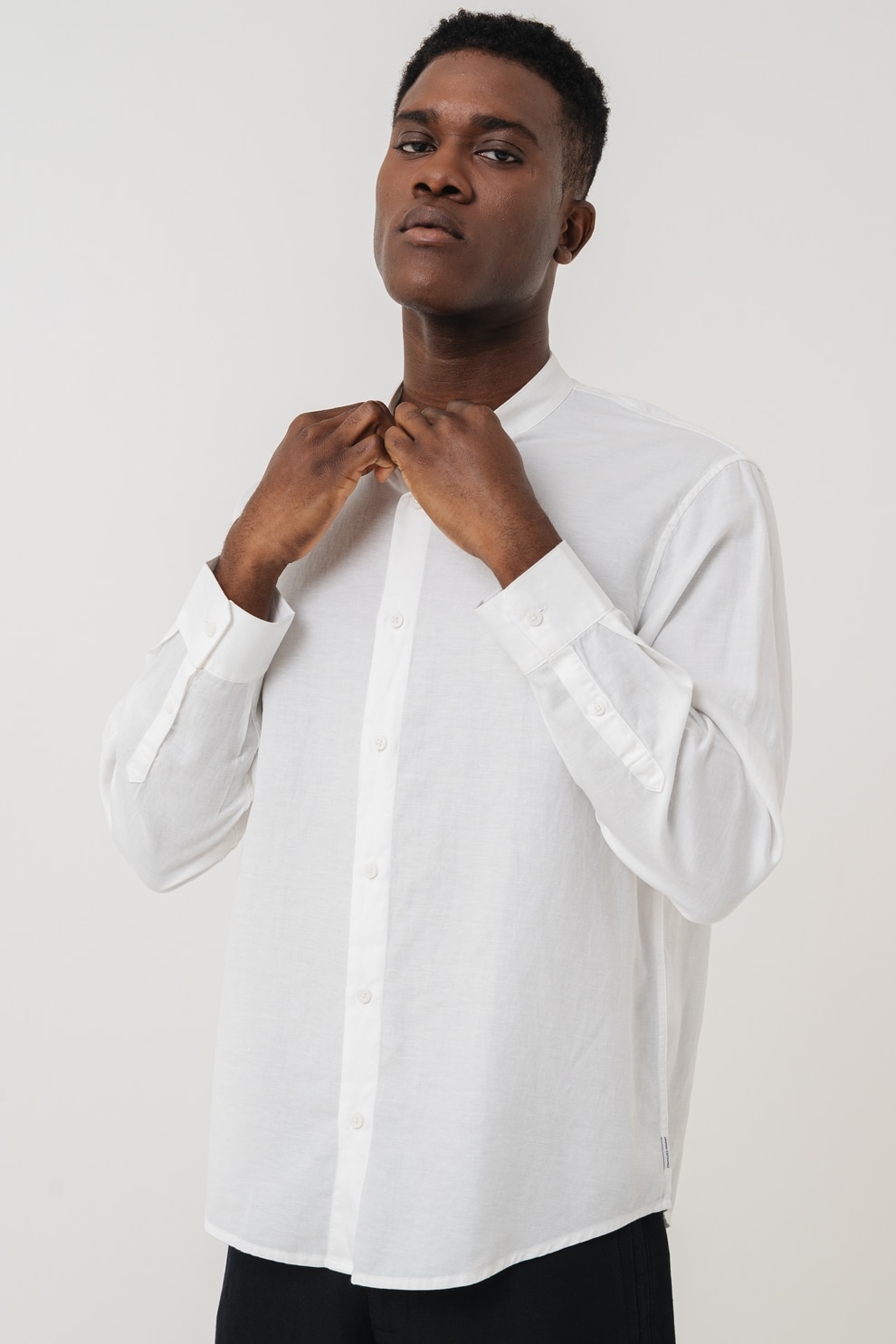 ARMANI EXCHANGE, Camasa din lyocell si amestec de in cu guler tip tunica, Alb, 2XL