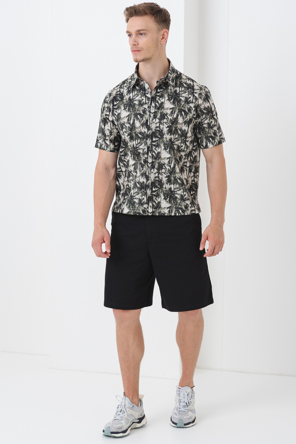 ARMANI EXCHANGE, Camasa de bumbac cu model tropical, Alb, Verde spranghel, 2XL