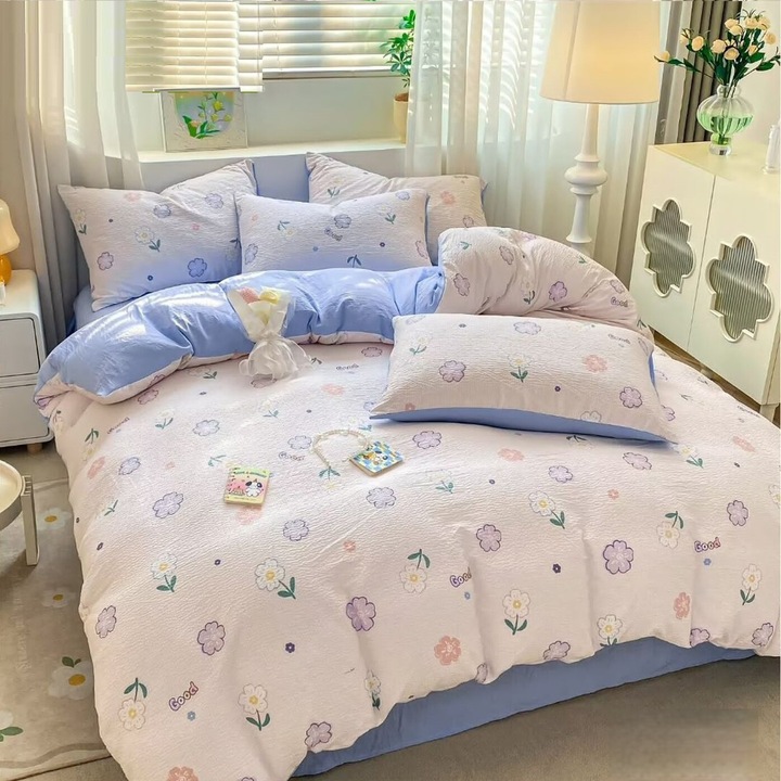 Set Lenjerie CHIRASO, din Finet creponat, pentru 1 sau 2 persoane, 4 piese, Cearceaf de pat cu elastic 140x200 cm, Cearceaf pilota 160x200 cm, 2 fete de perna 55x80 cm, cu imprimeu floricele, roz-pal-albastru deschis