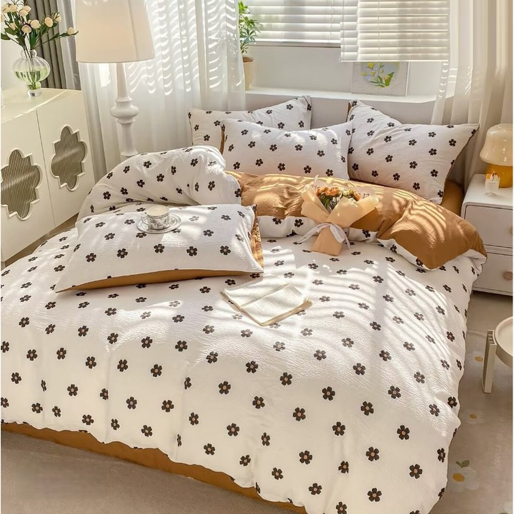 Set Lenjerie CHIRASO, din Finet creponat, pentru 1 sau 2 persoane, 4 piese: Cearceaf de pat cu elastic 140x200 cm, Cearceaf pilota 160x200 cm, 2 fete de perna 55x80 cm, cu imprimeu floricele, alb-maro