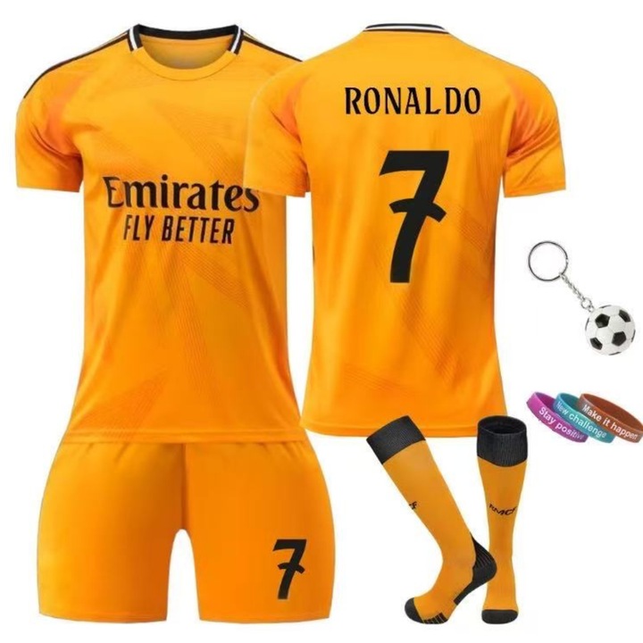 Echipament Sportiv Copii Ronaldo, MzcrJosv®, 3 bratari, Breloc, Sosete incluse, Poliester, Galben, Perfect pentru antrenamente si meciuri, Galben