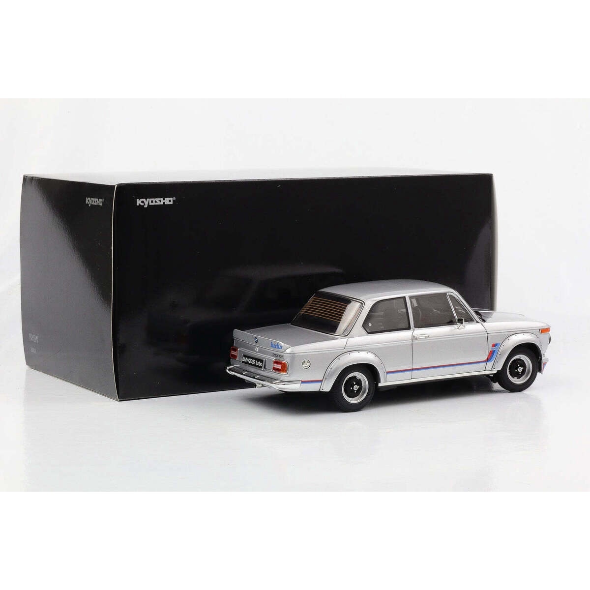 Macheta BMW 2002 Turbo argintiu - 1/18 Kyosho - eMAG.ro
