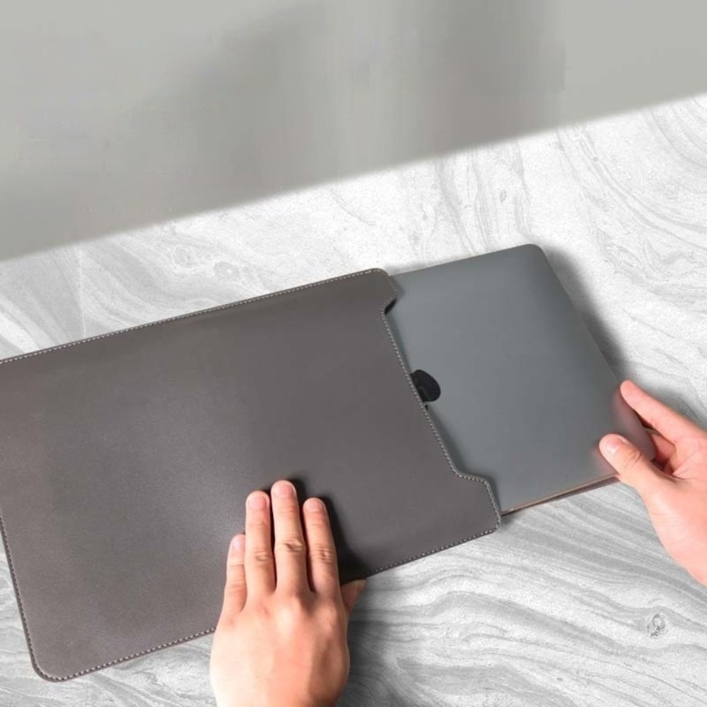 Husa laptop 13.3-14 inch, gri, din piele PU impermeabila, cu suport ajustabil si pad pentru mouse