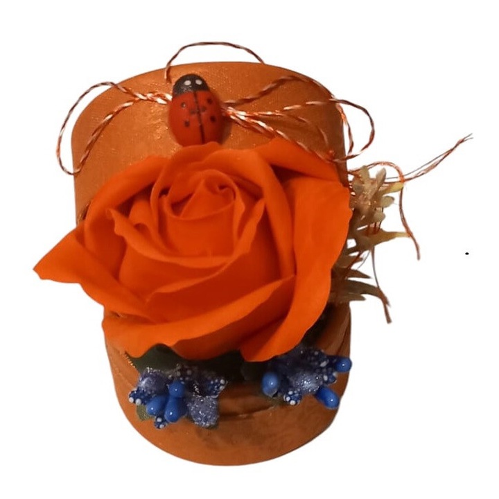 Martisor in cutie, cu trandafir parfumat, portocaliu